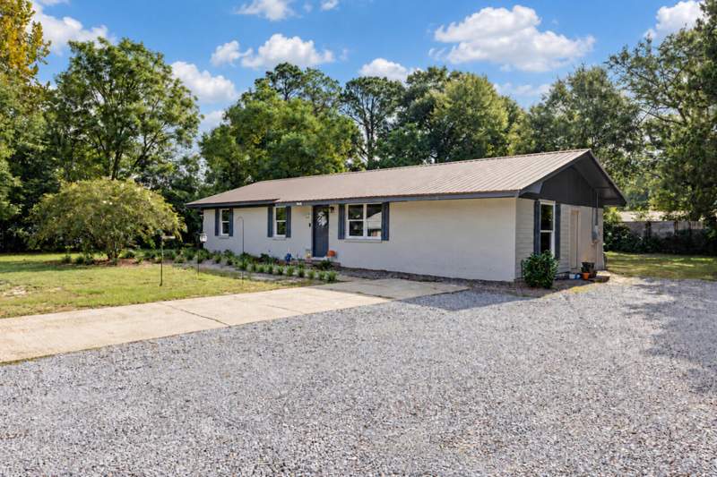 3 bedroom Detached Single Family at 948 Lakeview Drive, Lakeview Terrace S/D Unrecd, DeFuniak Springs — photo 5