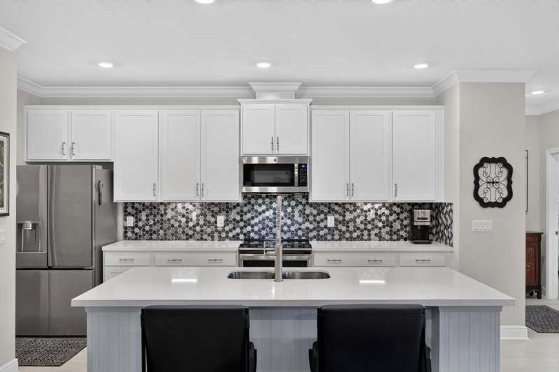 4 bedroom Detached Single Family at 59 S Bentgrass Road, Windswept Estates, Freeport — photo 5