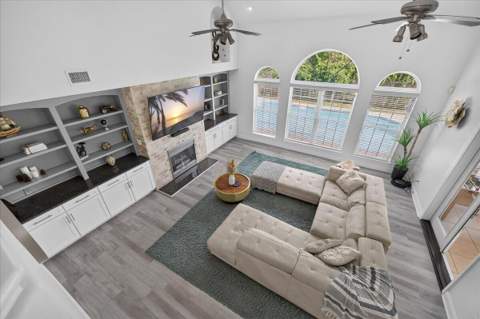 433 Emerald Pointe Drive, Mary Esther FL - photo 8 of 68