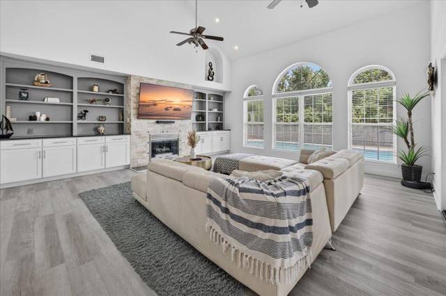 433 Emerald Pointe Drive, home for sale in Mary Esther