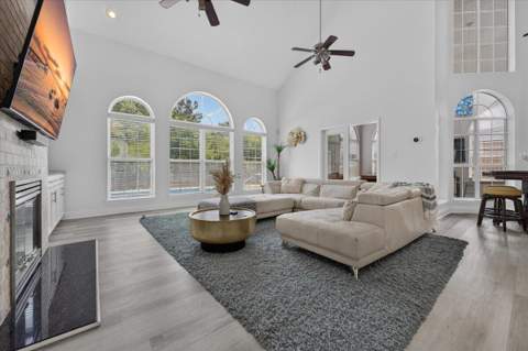 433 Emerald Pointe Drive, Mary Esther FL - photo 11 of 68