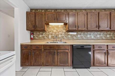 222 NW Moriarty Street, Fort Walton Beach FL - photo 13 of 41