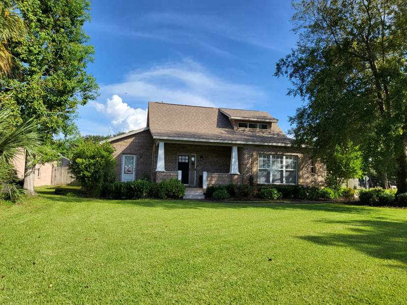 3 bedroom Detached Single Family at 16 Shalimar Drive, Shalimar S/D, Shalimar — photo 1