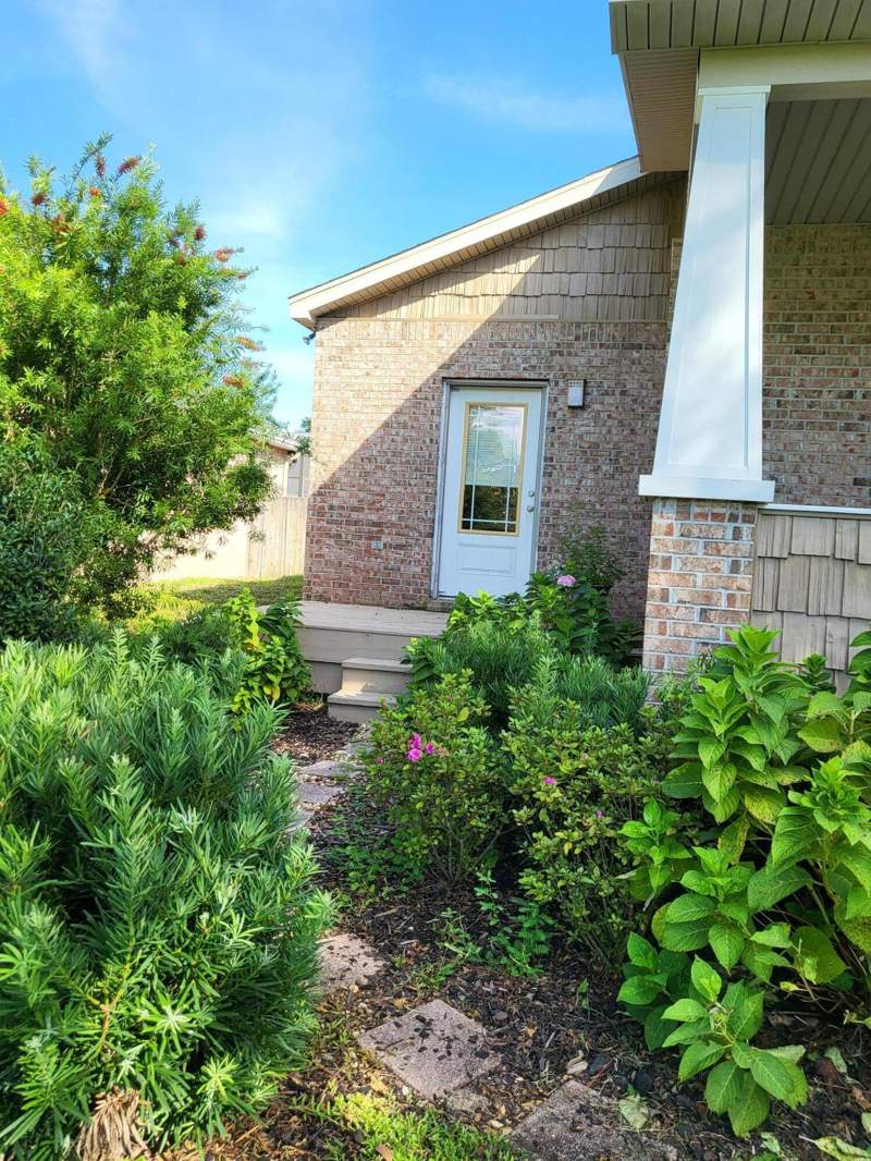 3 bedroom Detached Single Family at 16 Shalimar Drive, Shalimar S/D, Shalimar — photo 4