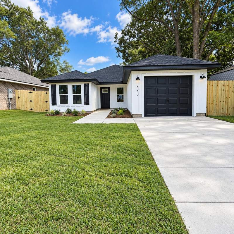 3 bedroom Detached Single Family at 880 E Walnut Avenue, 231100.00, Crestview — photo 3