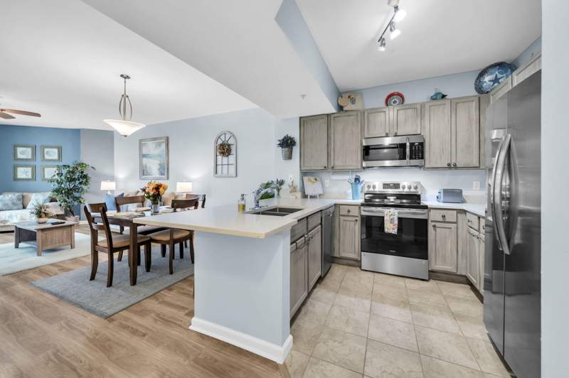 2 bedroom Condominium at 4207 Indian Bayou Trail #2214, THE PALMS OF DESTIN, Destin — photo 3