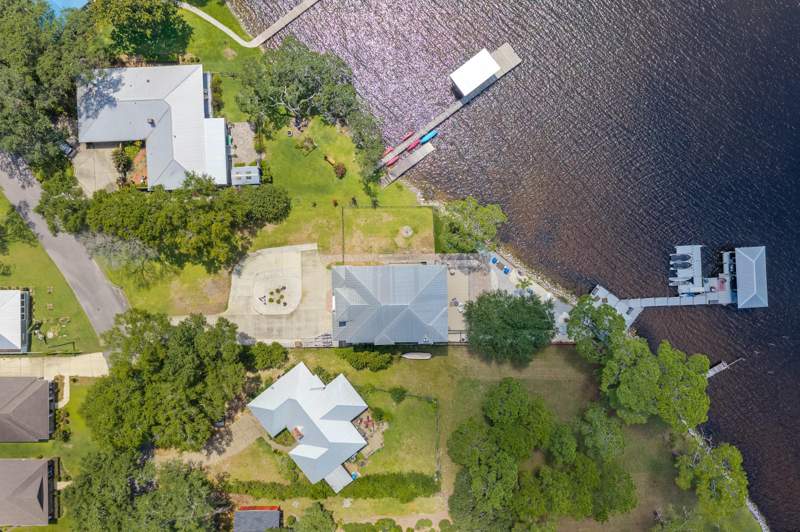 4 bedroom Detached Single Family at 1027 Christy Drive, Grey Moss Point, Niceville — photo 2