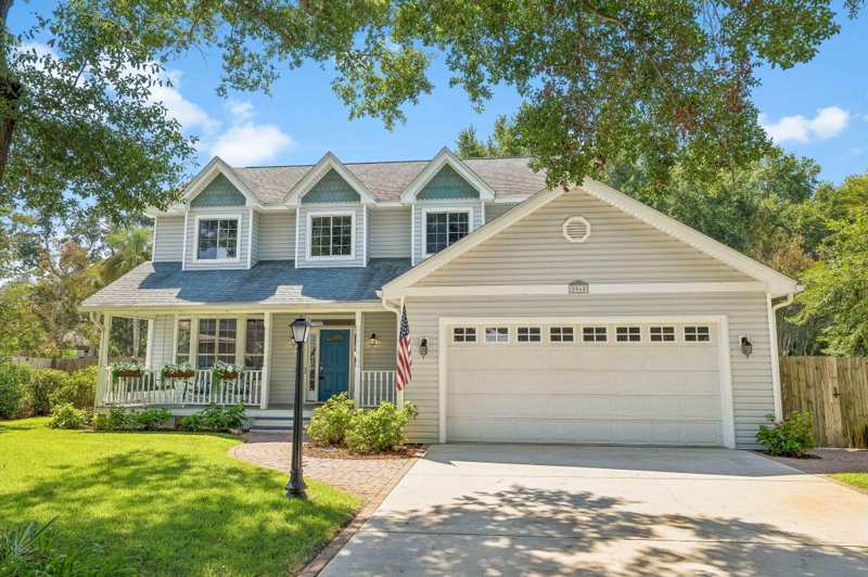 4 bedroom Detached Single Family at 2568 Palm Shores Drive, Palm Shores First Addn, Shalimar — photo 1