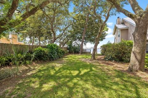 2568 Palm Shores Drive, Shalimar FL - photo 12 of 35