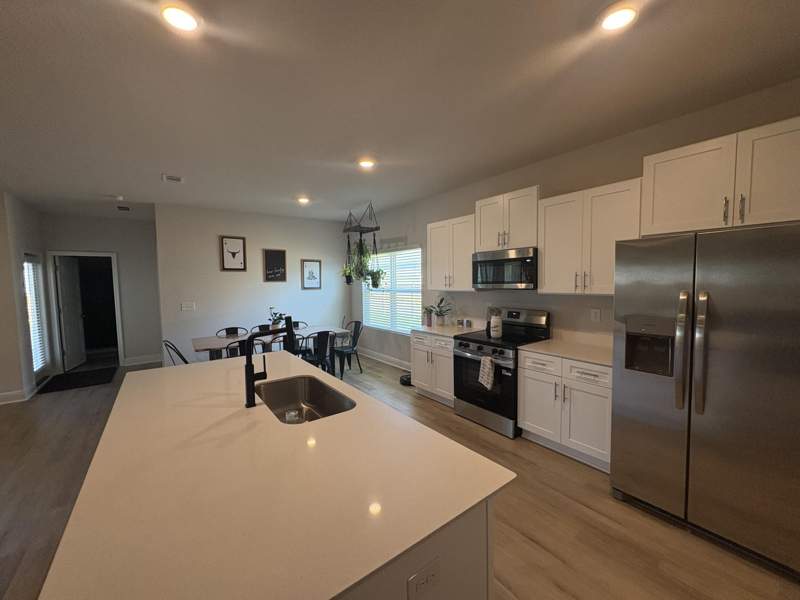 5 bedroom Detached Single Family at 5614 Thatcher Road, Oxford Place Ph 1, Crestview — photo 2