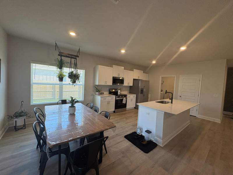 5 bedroom Detached Single Family at 5614 Thatcher Road, Oxford Place Ph 1, Crestview — photo 3