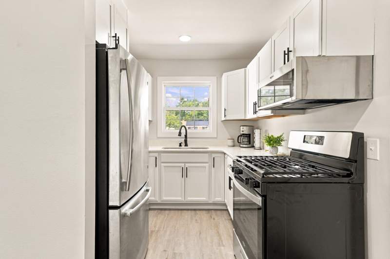 3 bedroom Detached Single Family at 316 SW Hollywood Boulevard, Santasia Park, Fort Walton Beach — photo 3
