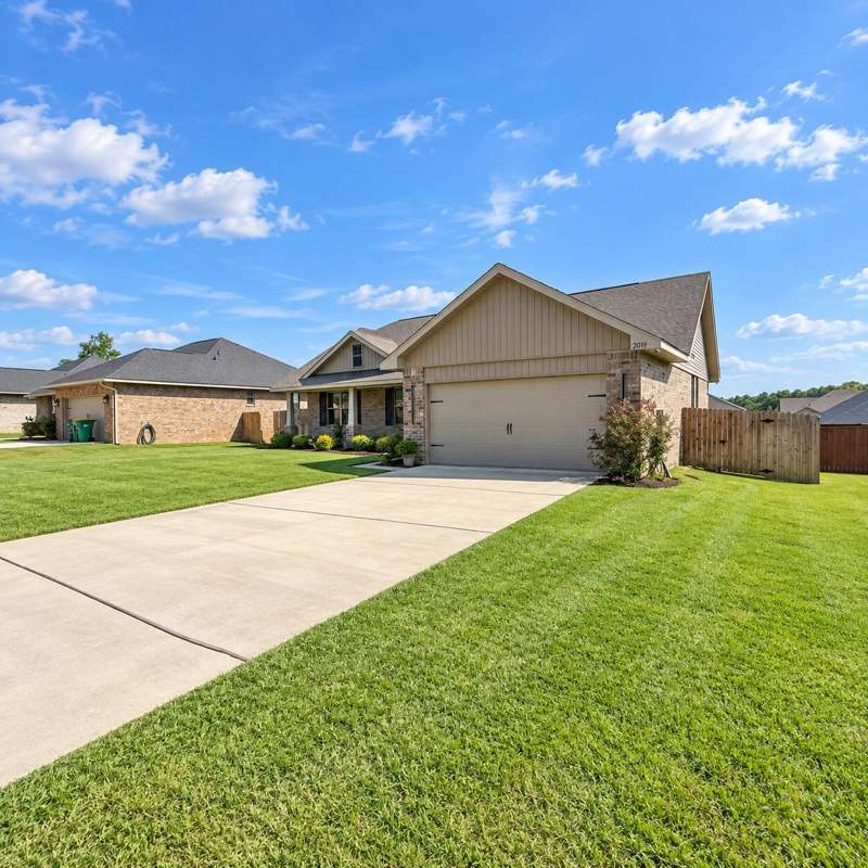 4 bedroom Detached Single Family at 2019 Broad Street, Charleston Place, Crestview — photo 2