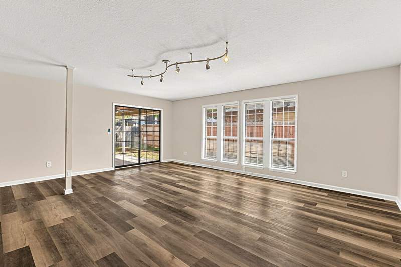 3 bedroom Townhouse at 15 12th Avenue, Port Dixie Patio Homes, Shalimar — photo 4