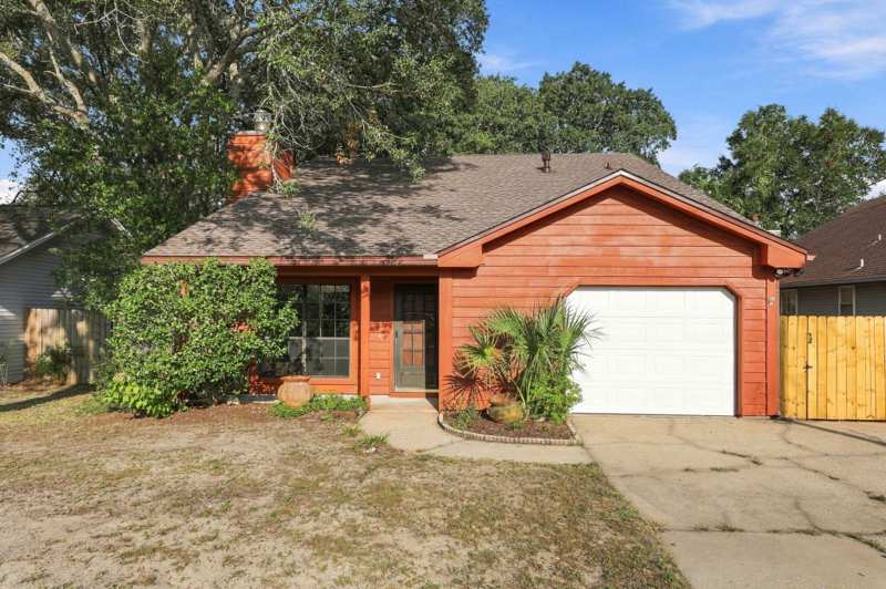 3 bedroom Detached Single Family at 636 Fir Avenue, Valparaiso Pinecrest 2, Niceville — photo 1
