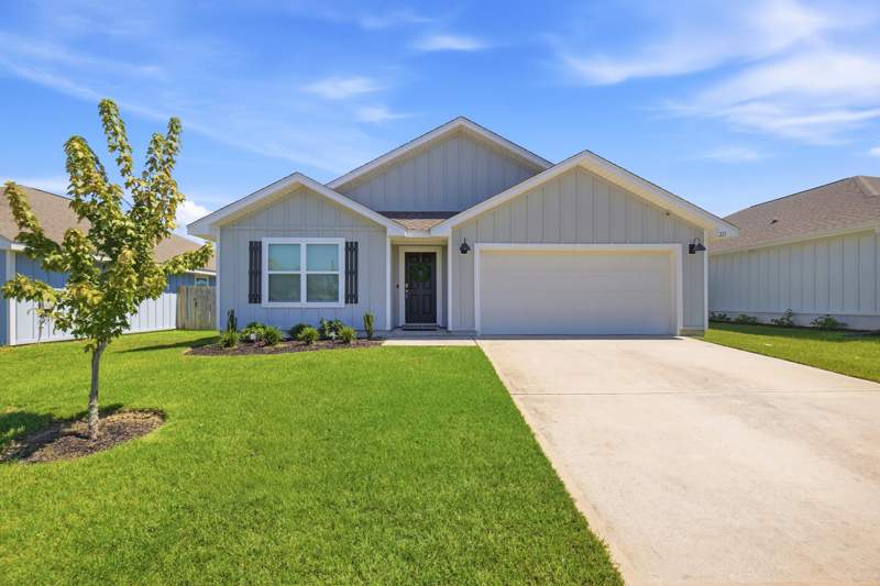 4 bedroom Detached Single Family at 211 Laurel Hill Street, Shoal River Landing, Crestview — photo 3