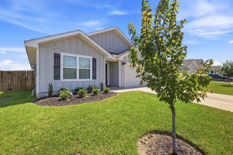 4 bedroom Detached Single Family at 211 Laurel Hill Street, Shoal River Landing, Crestview — photo 4