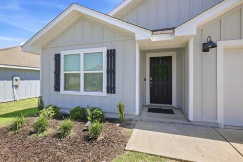 211 Laurel Hill Street, Crestview FL - photo 6 of 65