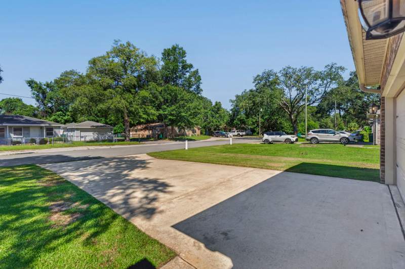 3 bedroom Detached Single Family at 803 Fairview Drive, Fairview Heights, Fort Walton Beach — photo 5
