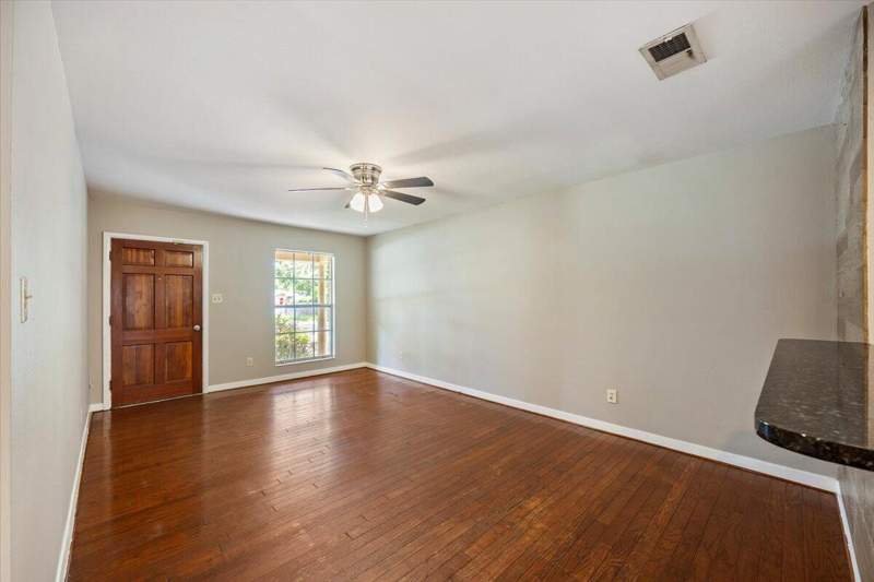 3 bedroom Detached Single Family at 101 NE Oregon Drive #NE, Bayshore Park 1, Fort Walton Beach — photo 3