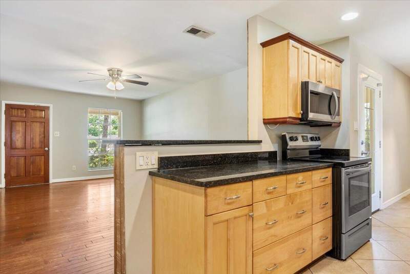 3 bedroom Detached Single Family at 101 NE Oregon Drive #NE, Bayshore Park 1, Fort Walton Beach — photo 4