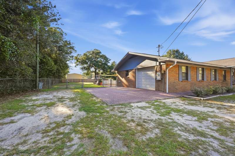 3 bedroom Detached Single Family at 3945 Painter Branch Road, Metes & Bounds, Crestview — photo 5