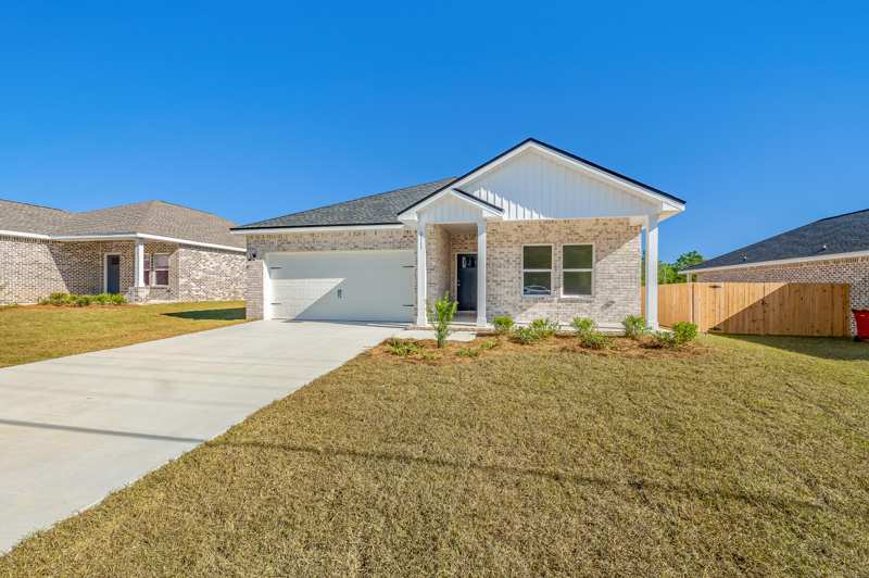3 bedroom Detached Single Family at 691 Long Drive, Longview Estates, Crestview — photo 1