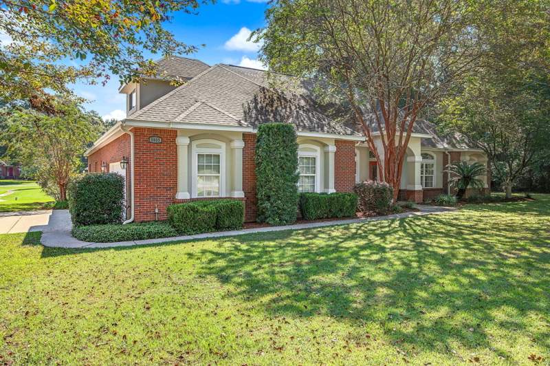4 bedroom Detached Single Family at 5833 Hunting Meadows Drive, Silver Oaks Ph 1, Crestview — photo 2