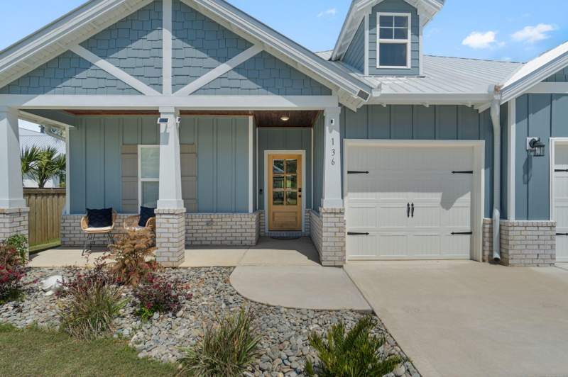 6 bedroom Detached Single Family at 136 Hibernate Way, Bear Creek Cottages, Freeport — photo 3