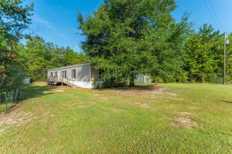 3 bedroom Mobile Home at 5276 Third Avenue, Holley Grove South, Crestview — photo 3