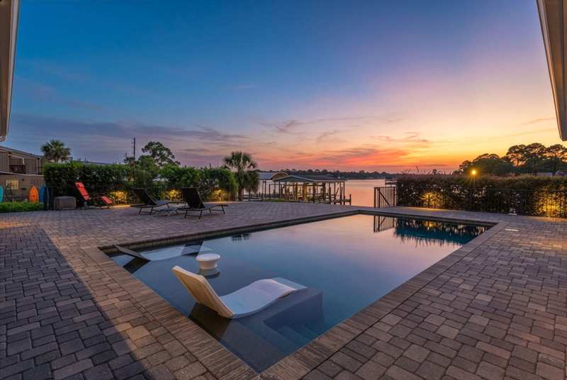 4 bedroom Detached Single Family at 553 Cove Drive, Bella Vista, Fort Walton Beach — photo 1