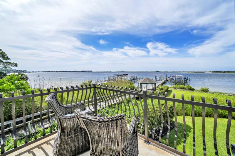 3 bedroom Detached Single Family at 14 Islandview Drive, Islandview Beach, Mary Esther — photo 2