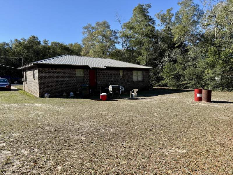 3 bedroom Detached Single Family at 327 Vann Avenue, Na, DeFuniak Springs — photo 2