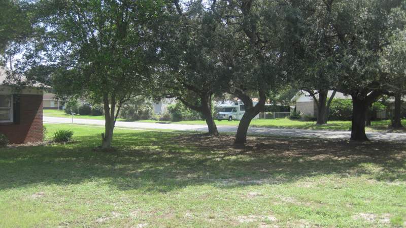3 bedroom Detached Single Family at 170 NW Rainbow Drive, Bel-Air S/D, Fort Walton Beach — photo 3