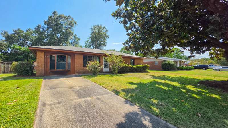3 bedroom Detached Single Family at 371 NW Oakland Circle, Oakland Heights, Fort Walton Beach — photo 1
