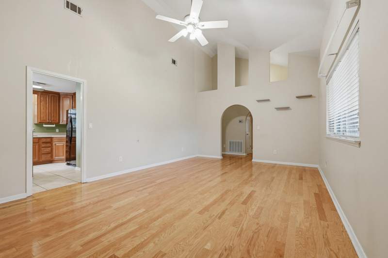 3 bedroom Detached Single Family at 381 NW Marie Circle, Victoria Gardens Re S/D, Fort Walton Beach — photo 5