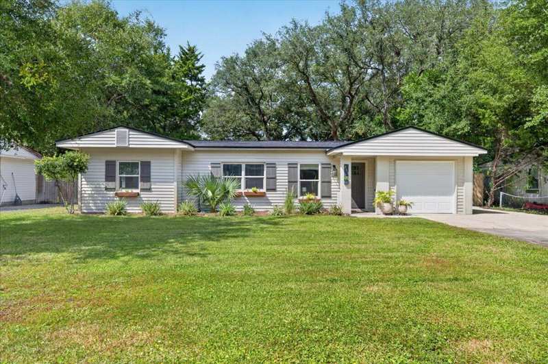 3 bedroom Detached Single Family at 311 NE Gardner Drive, 4th Add Elliott Pt, Fort Walton Beach — photo 1