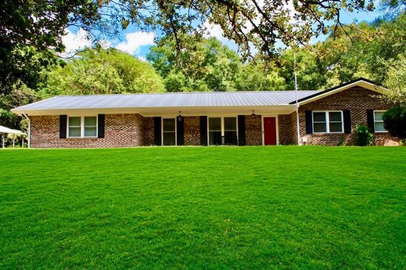3 bedroom Detached Single Family at 5919 Pineforest Drive, M & B, Crestview — photo 1