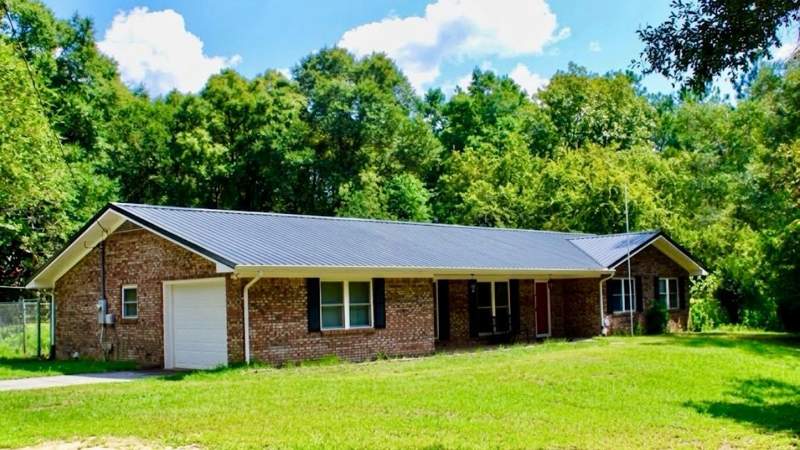 3 bedroom Detached Single Family at 5919 Pineforest Drive, M & B, Crestview — photo 3