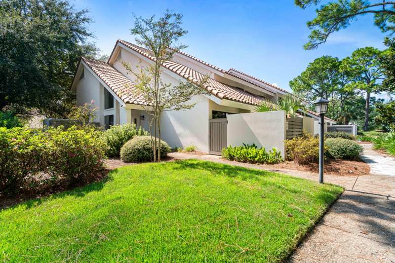 2 bedroom Townhouse at 5104 Beachwalk Place, Beachwalk Villas Ph 04, Miramar Beach — photo 1
