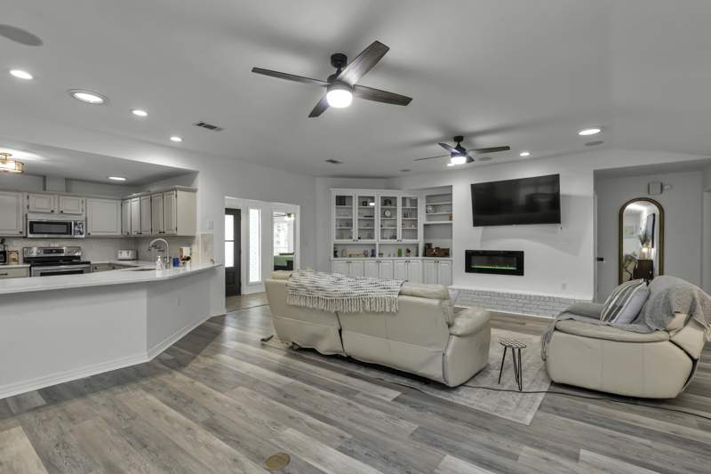 3 bedroom Detached Single Family at 103 SE Walkedge Drive, Elliotts Point, Fort Walton Beach — photo 2