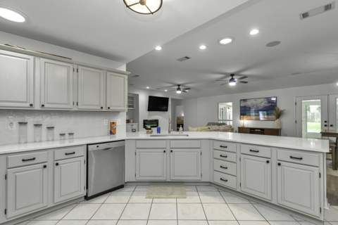 103 SE Walkedge Drive, Fort Walton Beach FL - photo 14 of 50