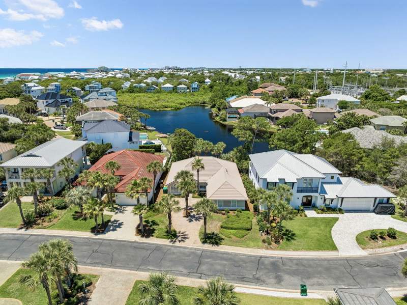 3 bedroom Detached Single Family at 4628 Paradise Isle, Destiny S/D, Destin — photo 2