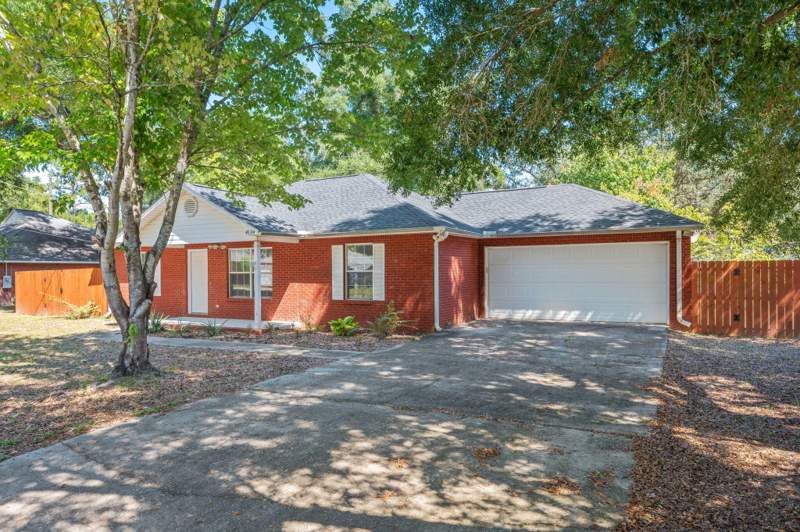 3 bedroom Detached Single Family at 4804 Acorn Drive, Golden Oaks, Crestview — photo 2
