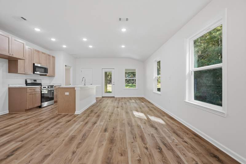 3 bedroom Detached Single Family at 135 Loftin Street, DeFuniak Springs, DeFuniak Springs — photo 4