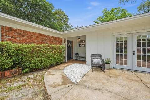 233 NW Pleasant Street, Fort Walton Beach FL - photo 8 of 57