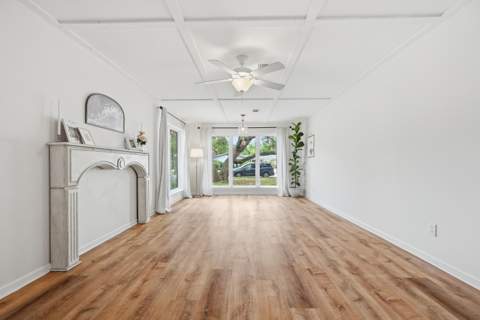 233 NW Pleasant Street, Fort Walton Beach FL - photo 11 of 57