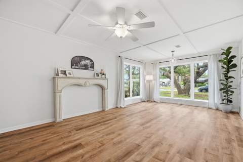 233 NW Pleasant Street, Fort Walton Beach FL - photo 13 of 57