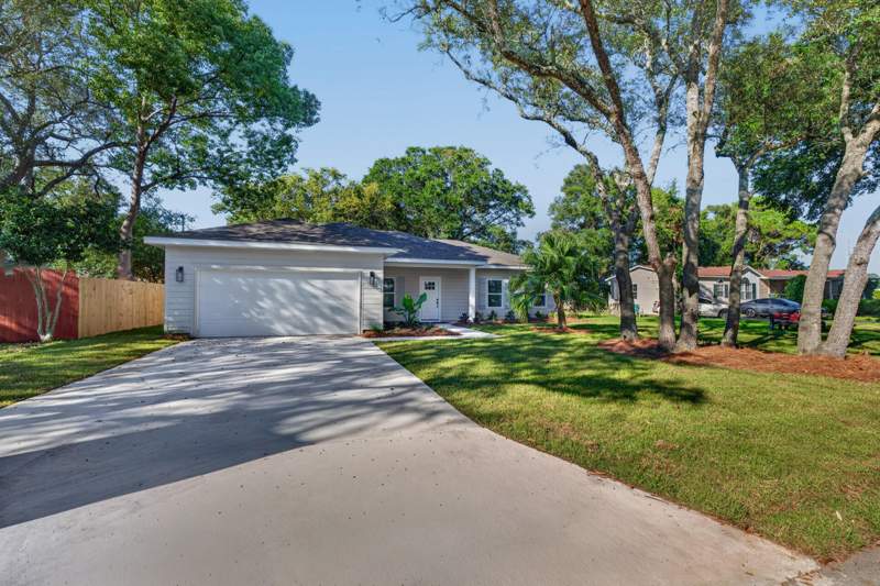 4 bedroom Detached Single Family at 11 NW Comet Street, Fort Walton Beach, Fort Walton Beach — photo 2