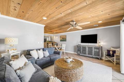 11 Driftwood Road #Unit 7, Miramar Beach FL - photo 8 of 52